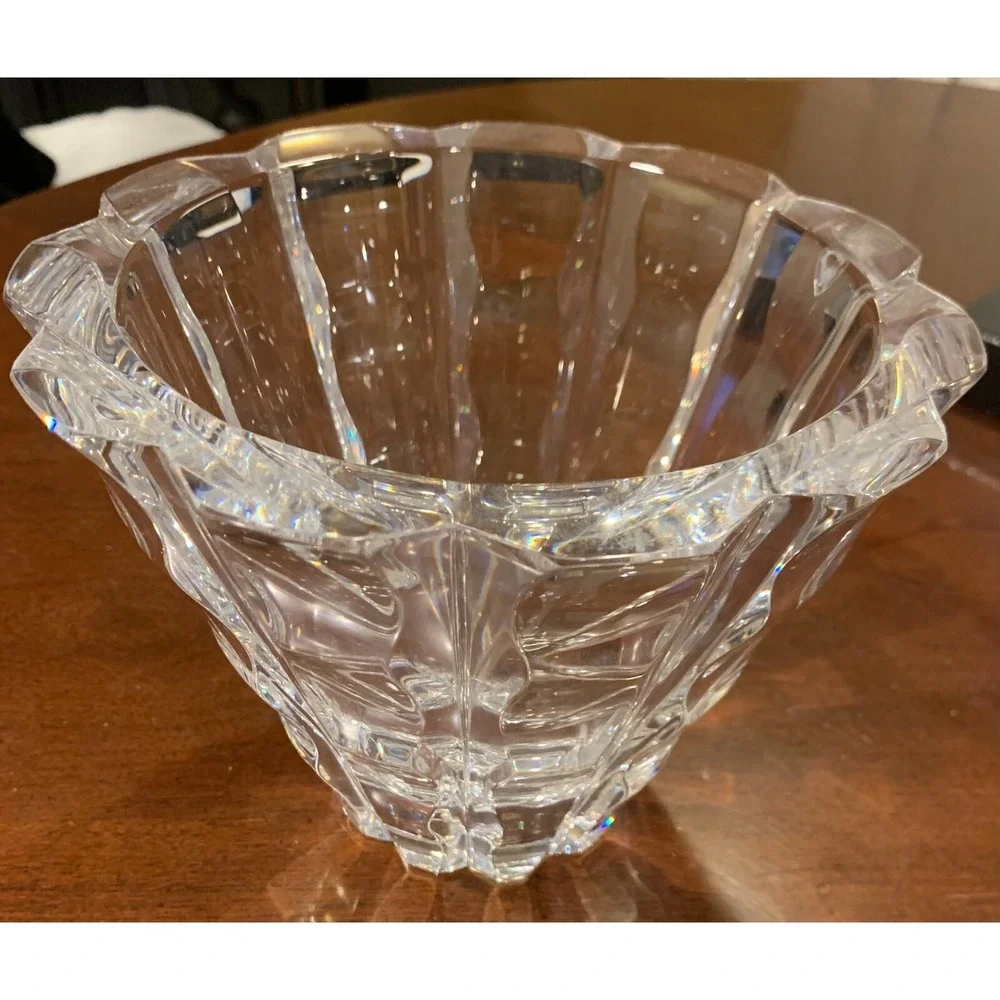 Orrefors Sweden Crystal Waves Round Bowl 7in‎ in height,